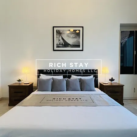 Canal View 2Br & Maid Room In Kg Tower, Dubai Marina Exterior photo