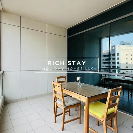 Canal View 2Br & Maid Room In Kg Tower, Dubai Marina Exterior photo