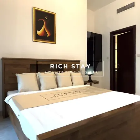 Canal View 2Br & Maid Room In Kg Tower, Dubai Marina Exterior photo