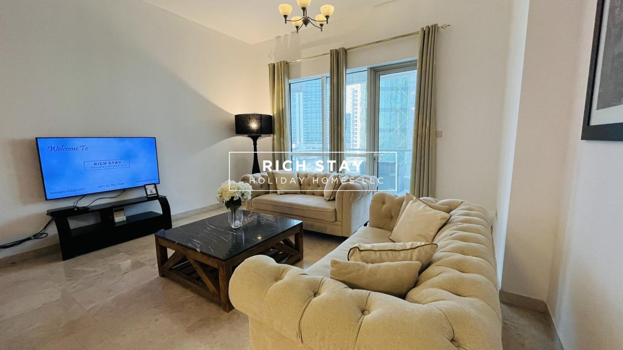 Canal View 2br & Maid In Kg Tower, Marina Dubai
