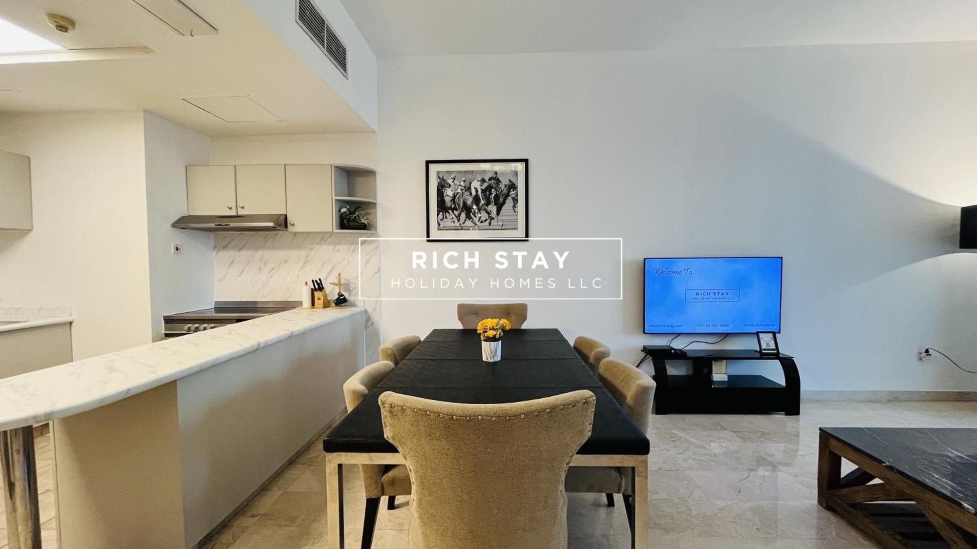 Canal View 2br & Maid In Kg Tower, Marina Apartment