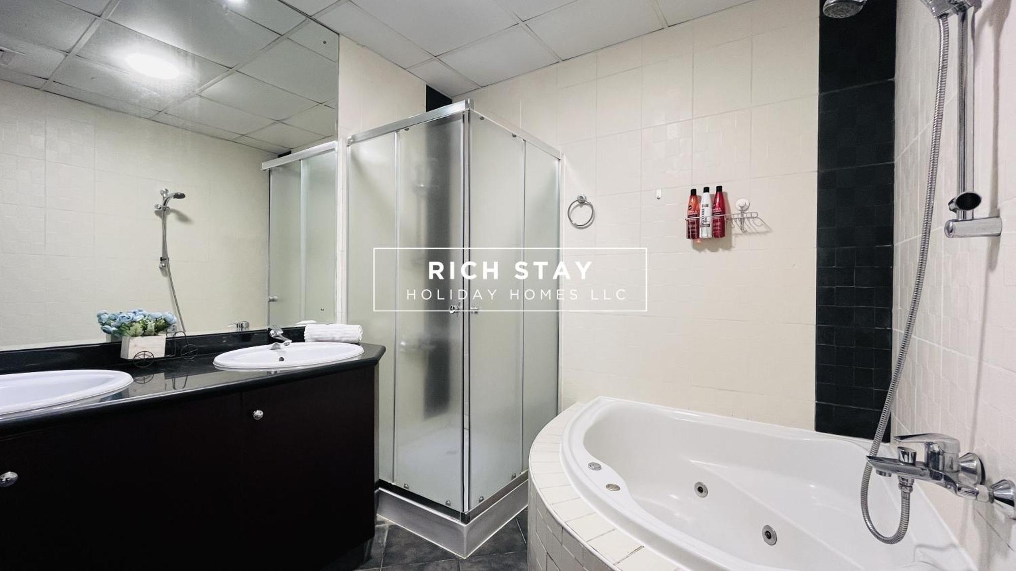 Canal View 2br & Maid In Kg Tower, Marina *