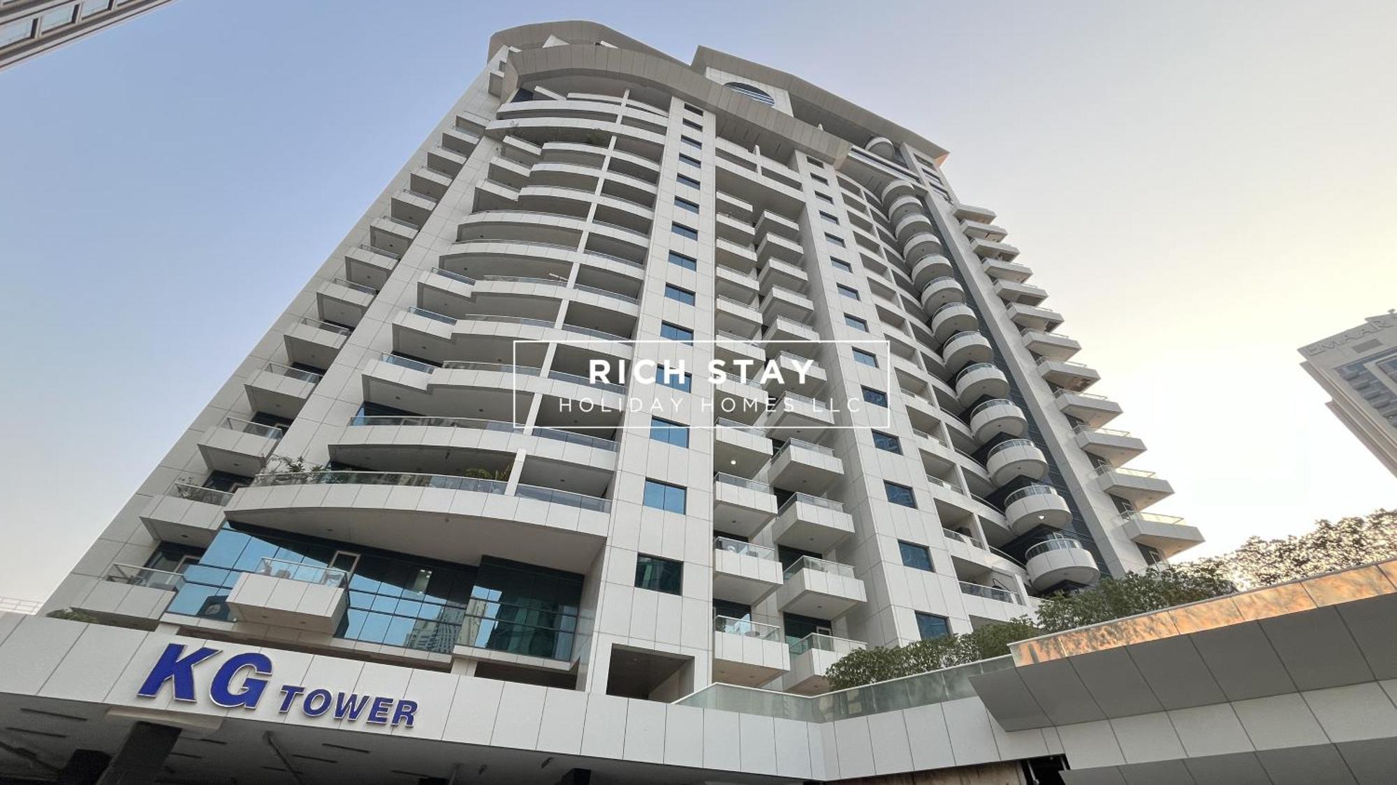 Canal View 2br & Maid In Kg Tower, Marina Apartment