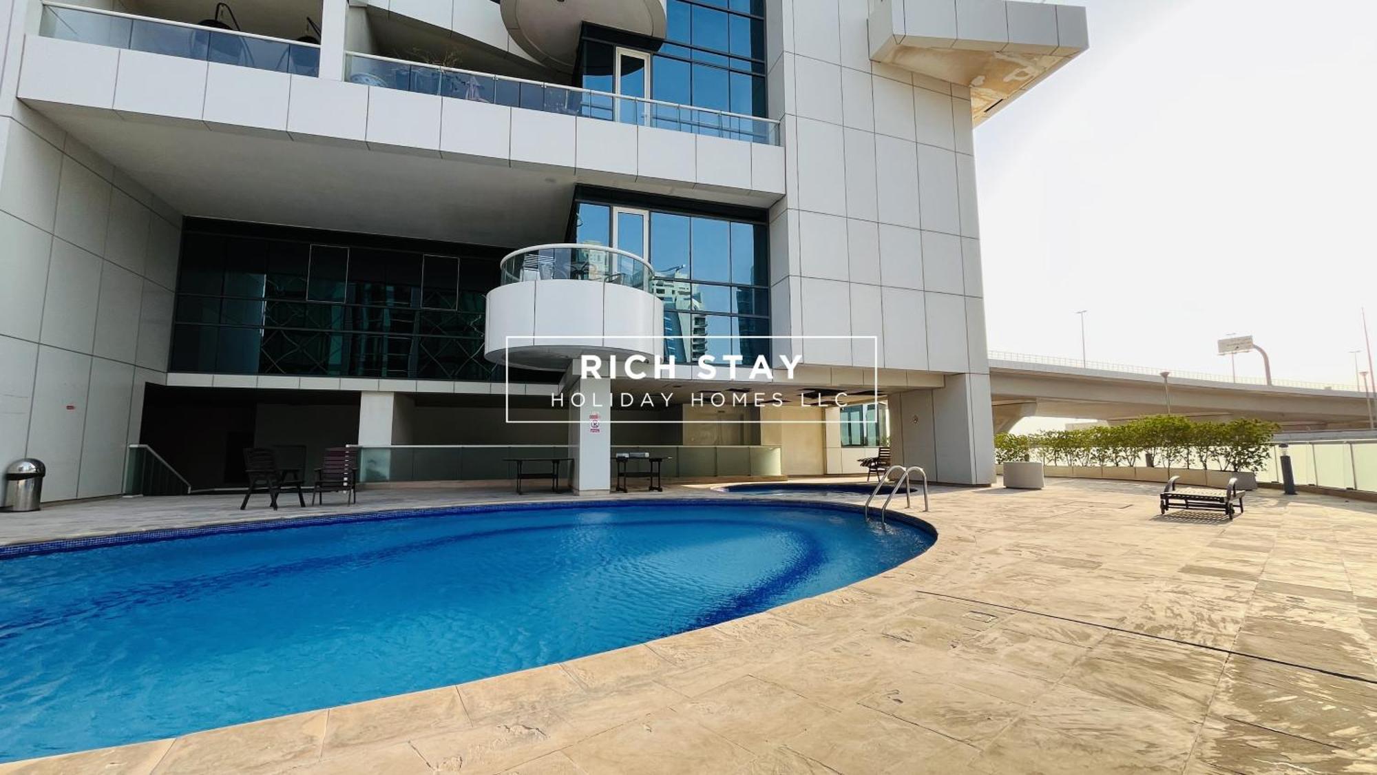 Apartment Canal View 2br & Maid In Kg Tower, Marina
